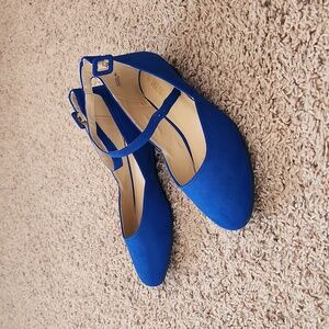 Dream Pairs blue velvet stappy flats